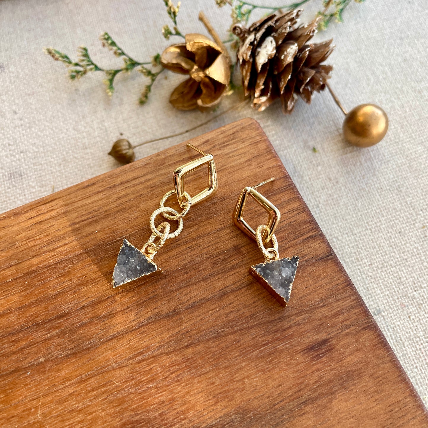 Triangle-shaped Druzy Stone Rhombus Stud Gold-plated Earring