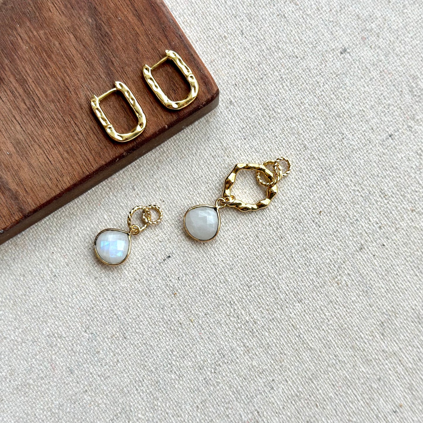 Moonstone Two-way Textured Gold-plated Ear Hoop