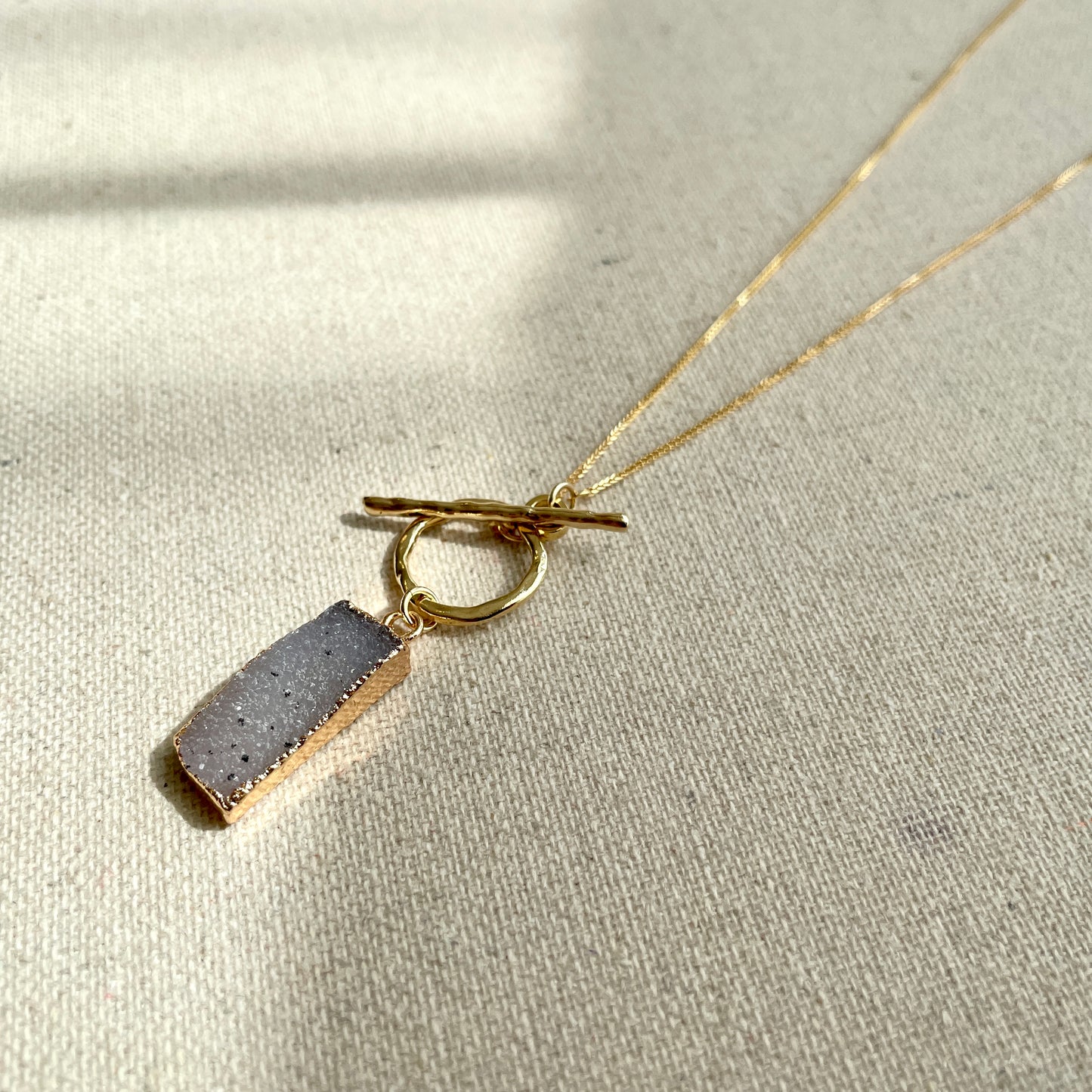 Druzy Stone Hoop Toggle Gold-plated Necklace