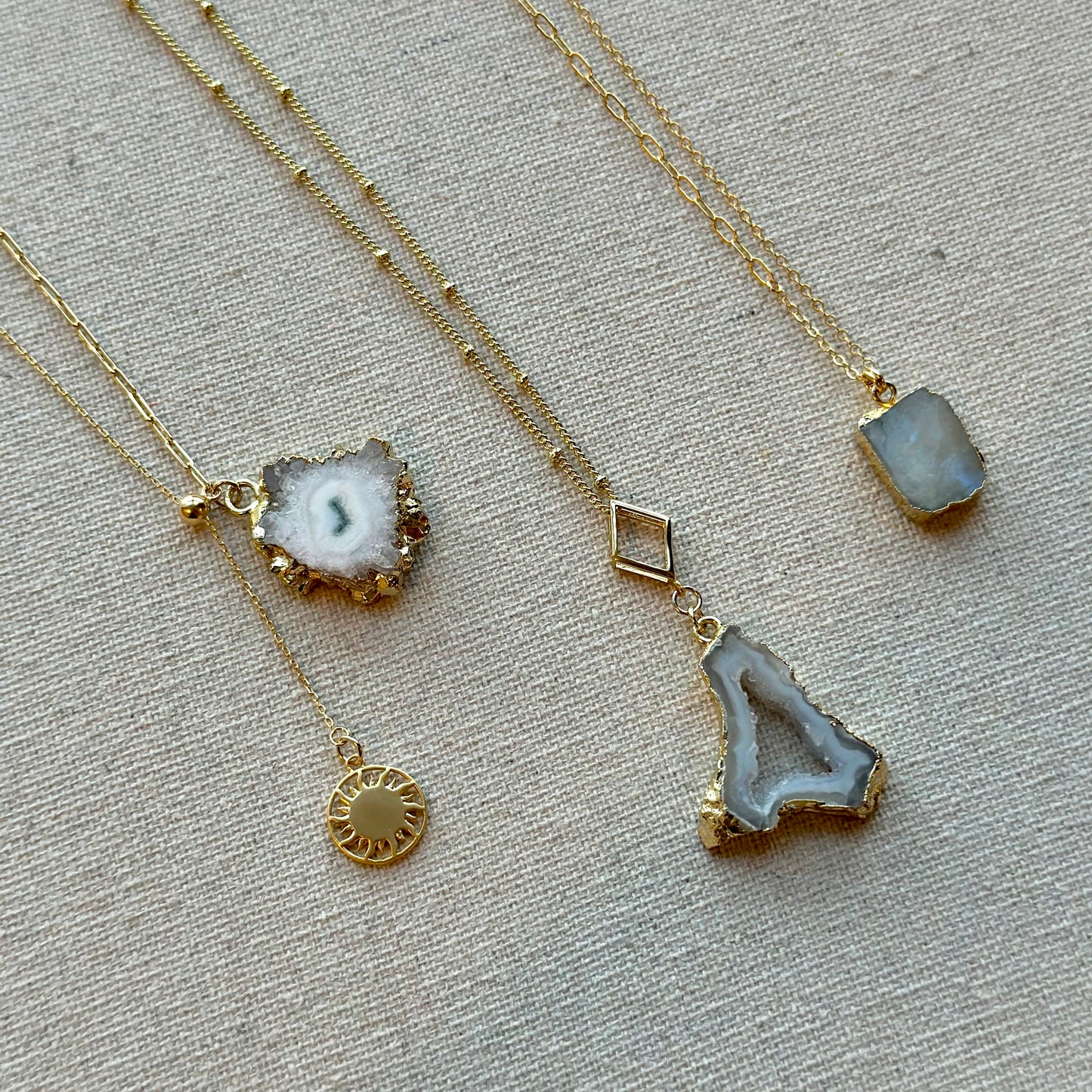 White Agate Dotty Chain Gold-plated Necklace