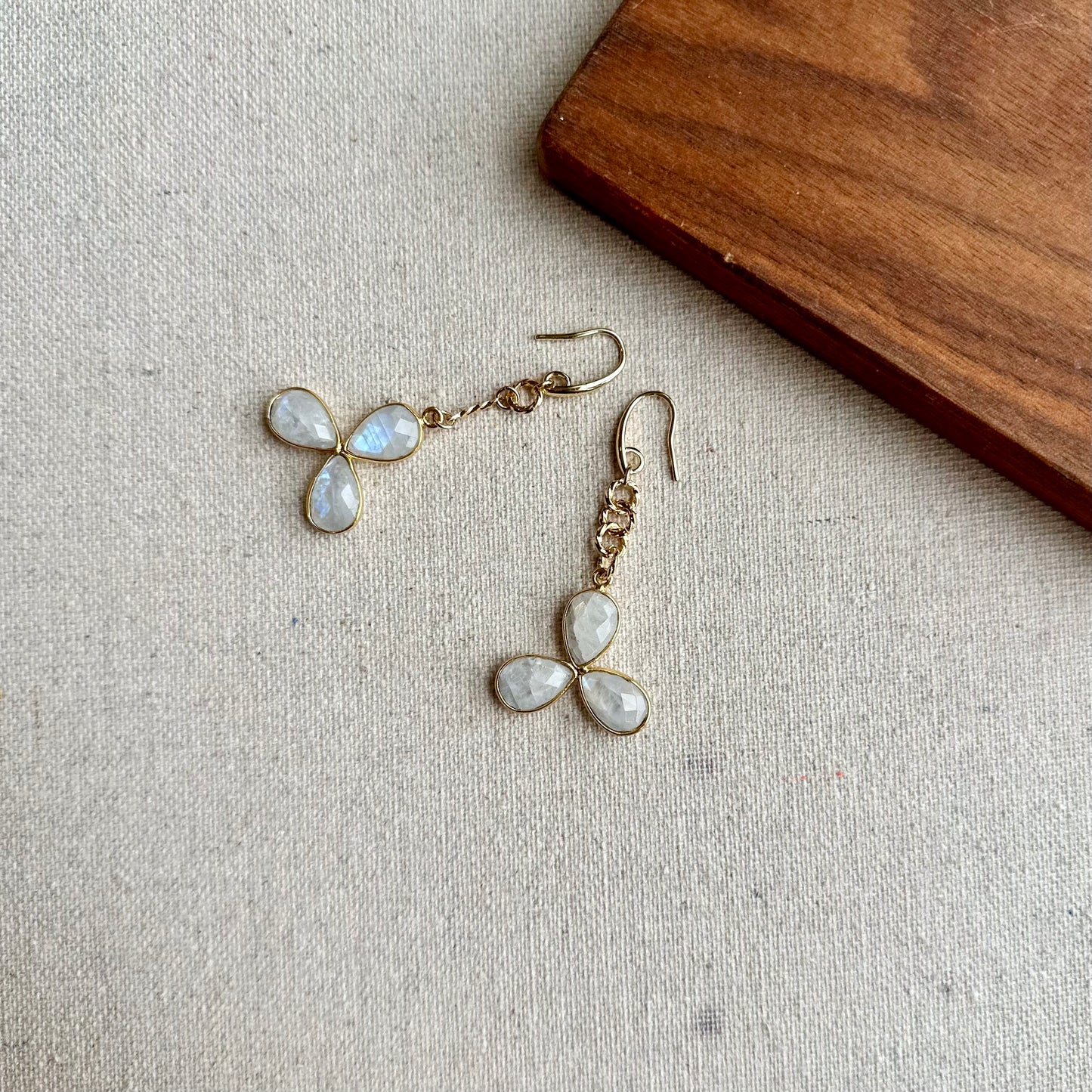 Rainbow Moonstone In Three Gold-plated Earring