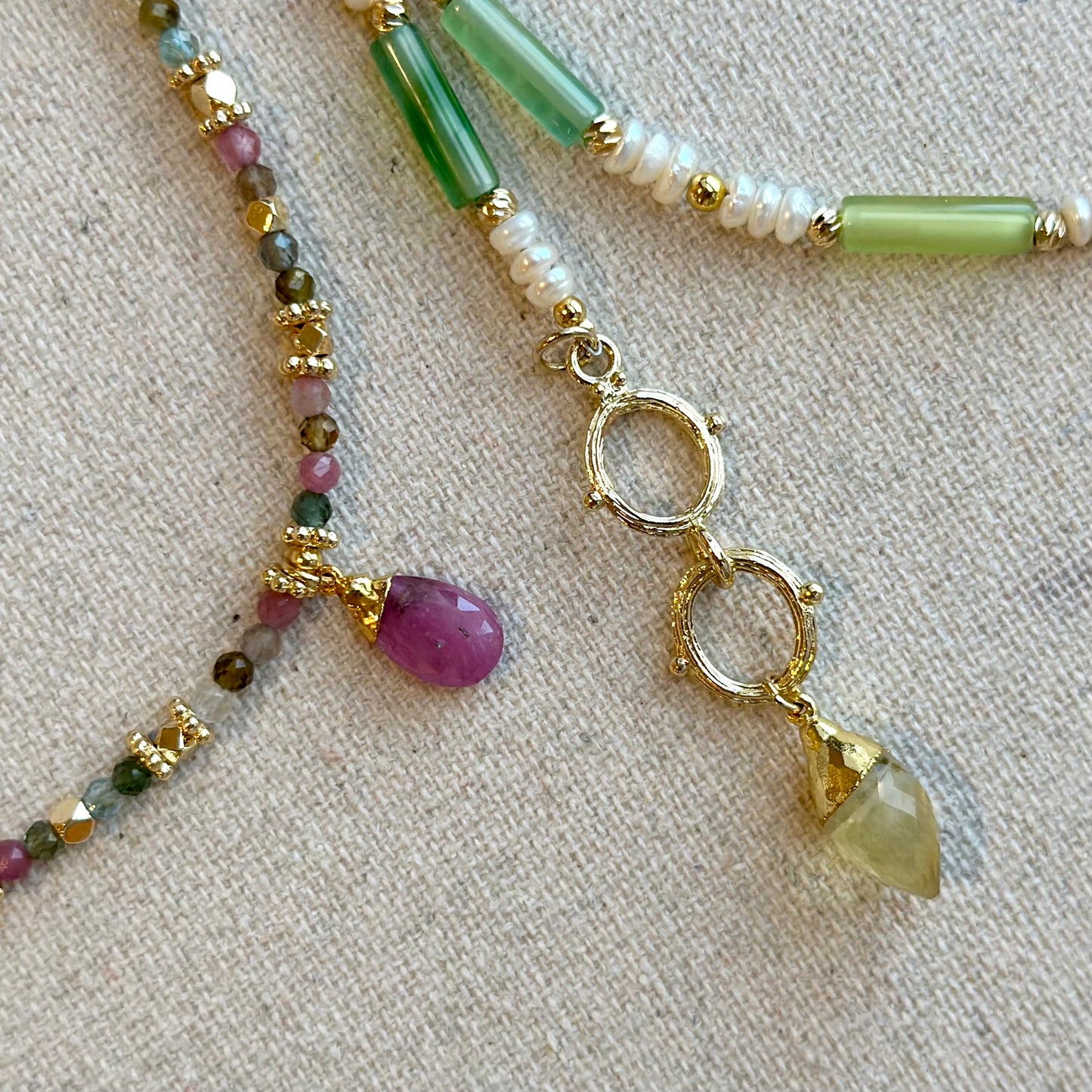 Prehnite And Agate Mixed Freshwater Pearl Beaded Hoop Toggle Necklace