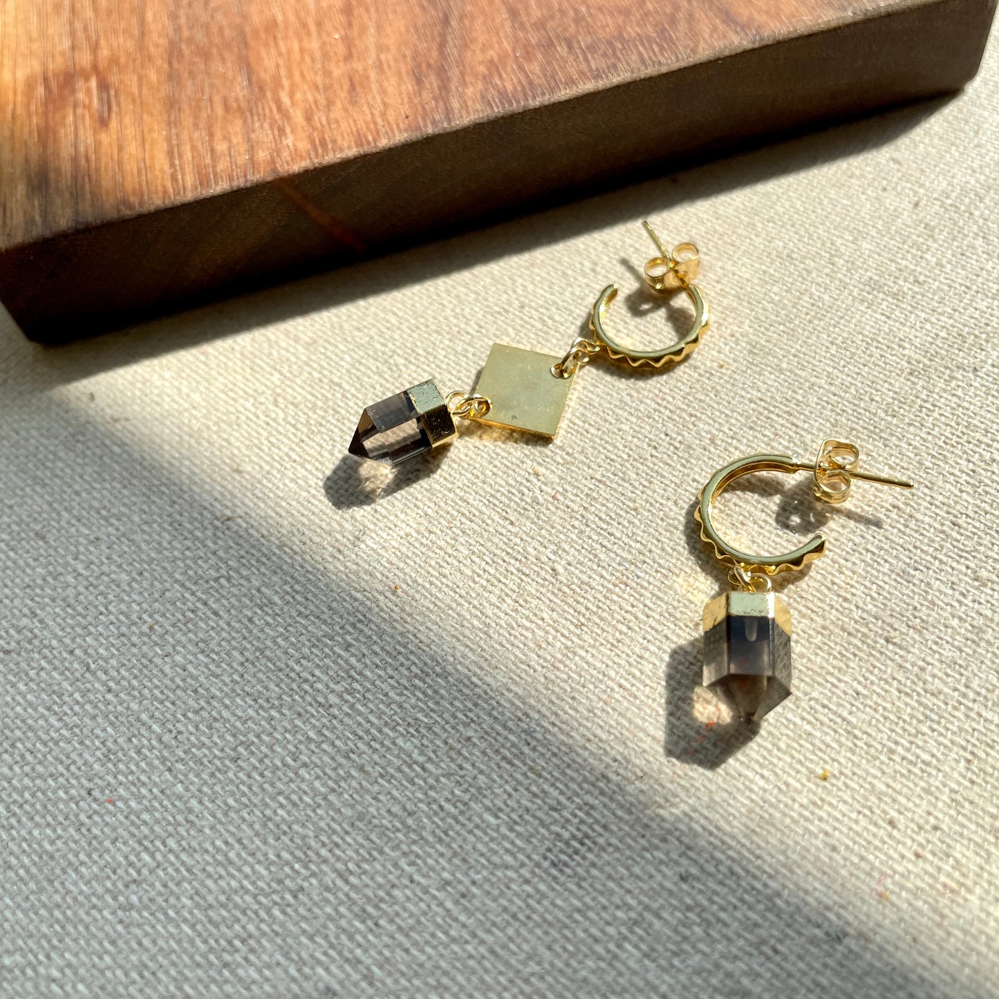 Smoky Quartz Geometric Gold-plated Ear Hoop