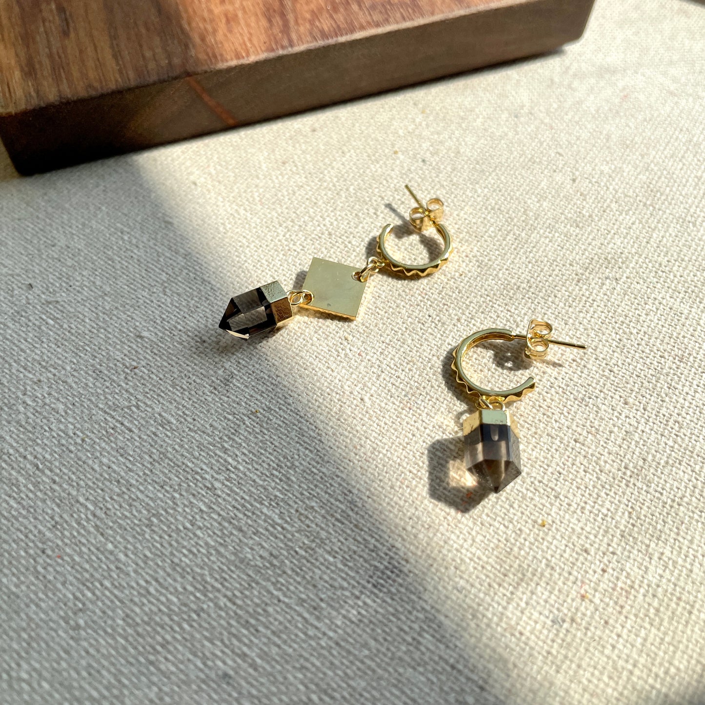 Smoky Quartz Geometric Gold-plated Ear Hoop