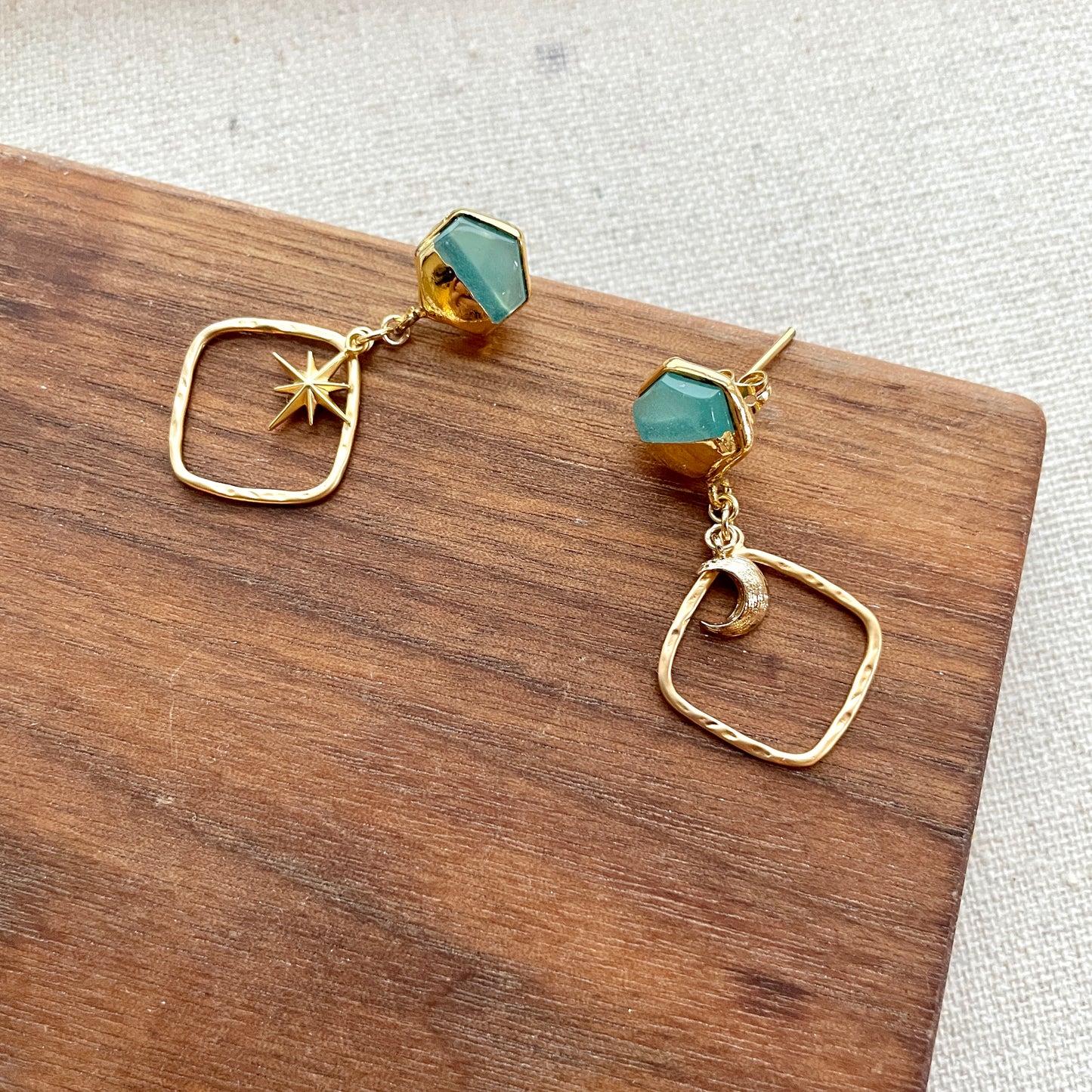 Green Chalcedony Dangling Earring