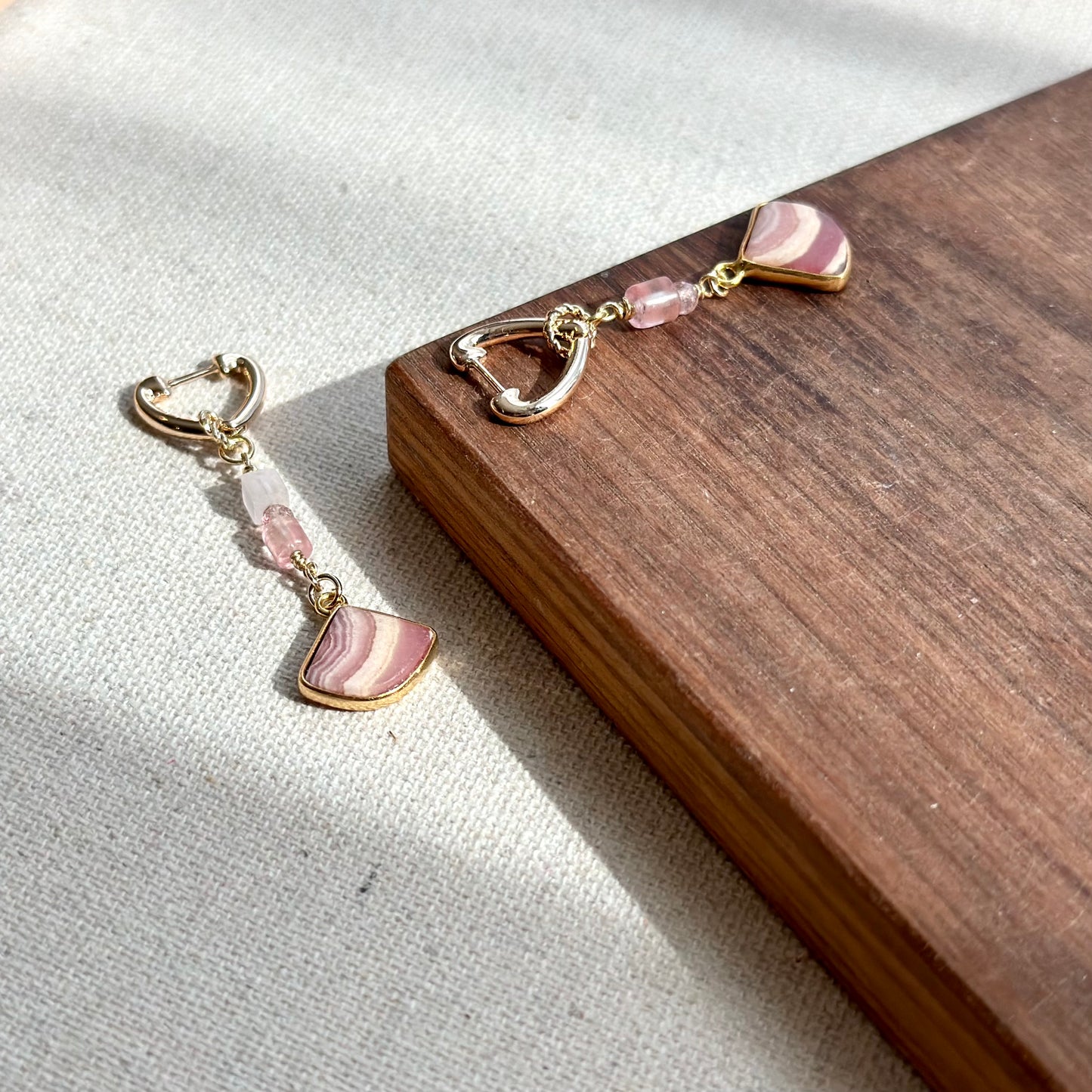 Rhodochrosite Heart-shaped Gold-plated Two-way Ear Hoop