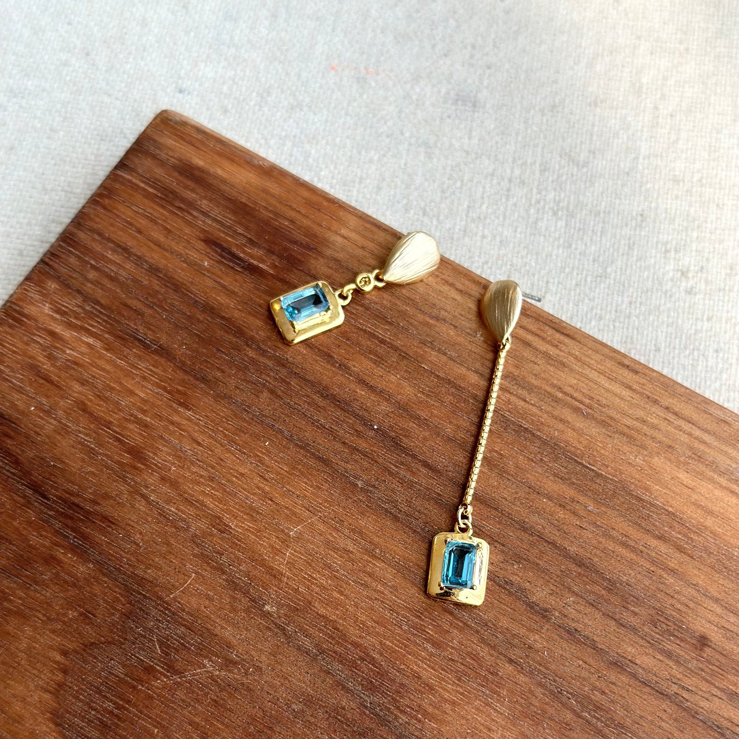 Topaz Asymmetric Textured Stud Gold-plated Sterling Silver Earring