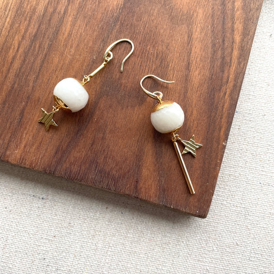 Ball-shaped White Chalcedony Earring