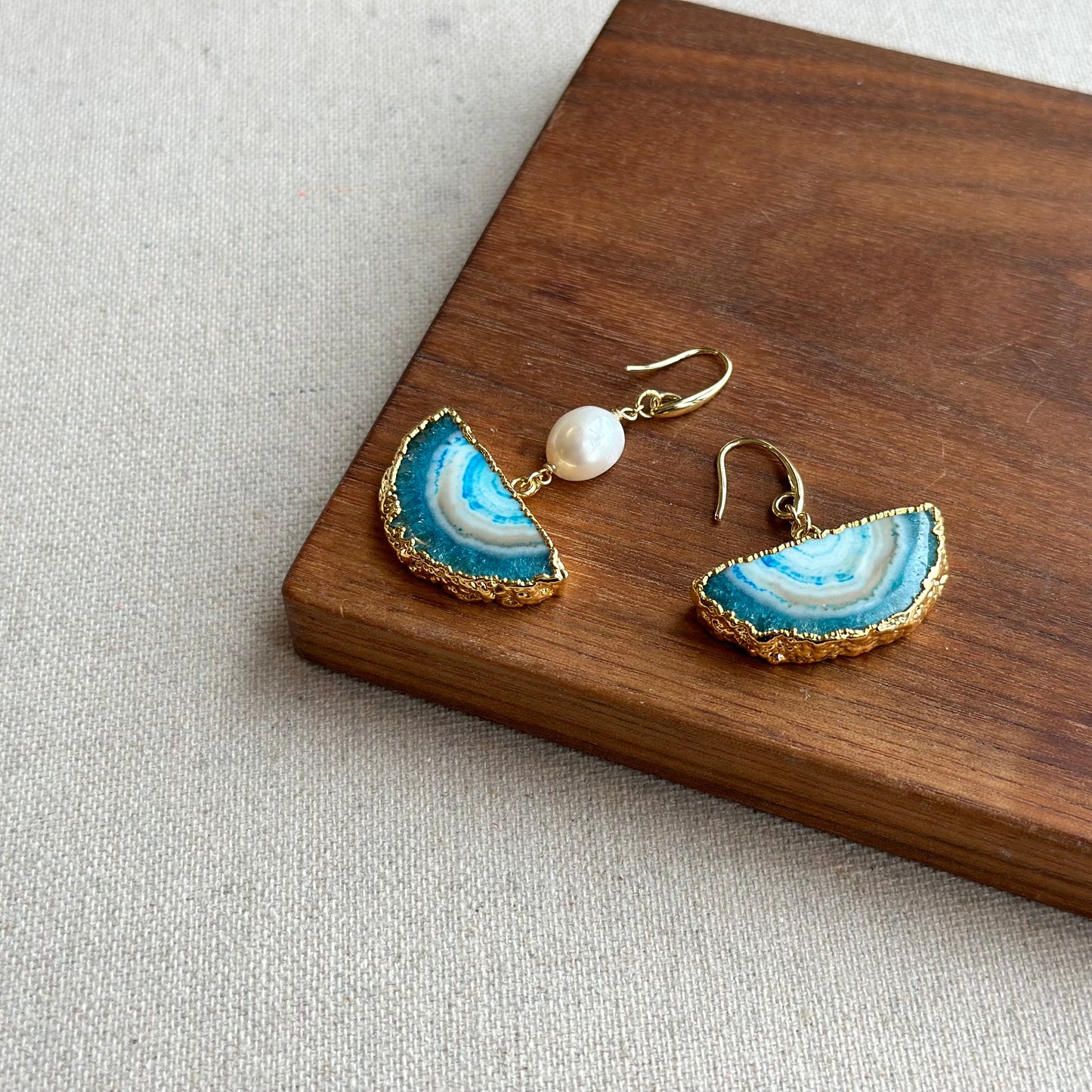 Agate Half-shaped And Freshwater Pearl Gold-plated Earring