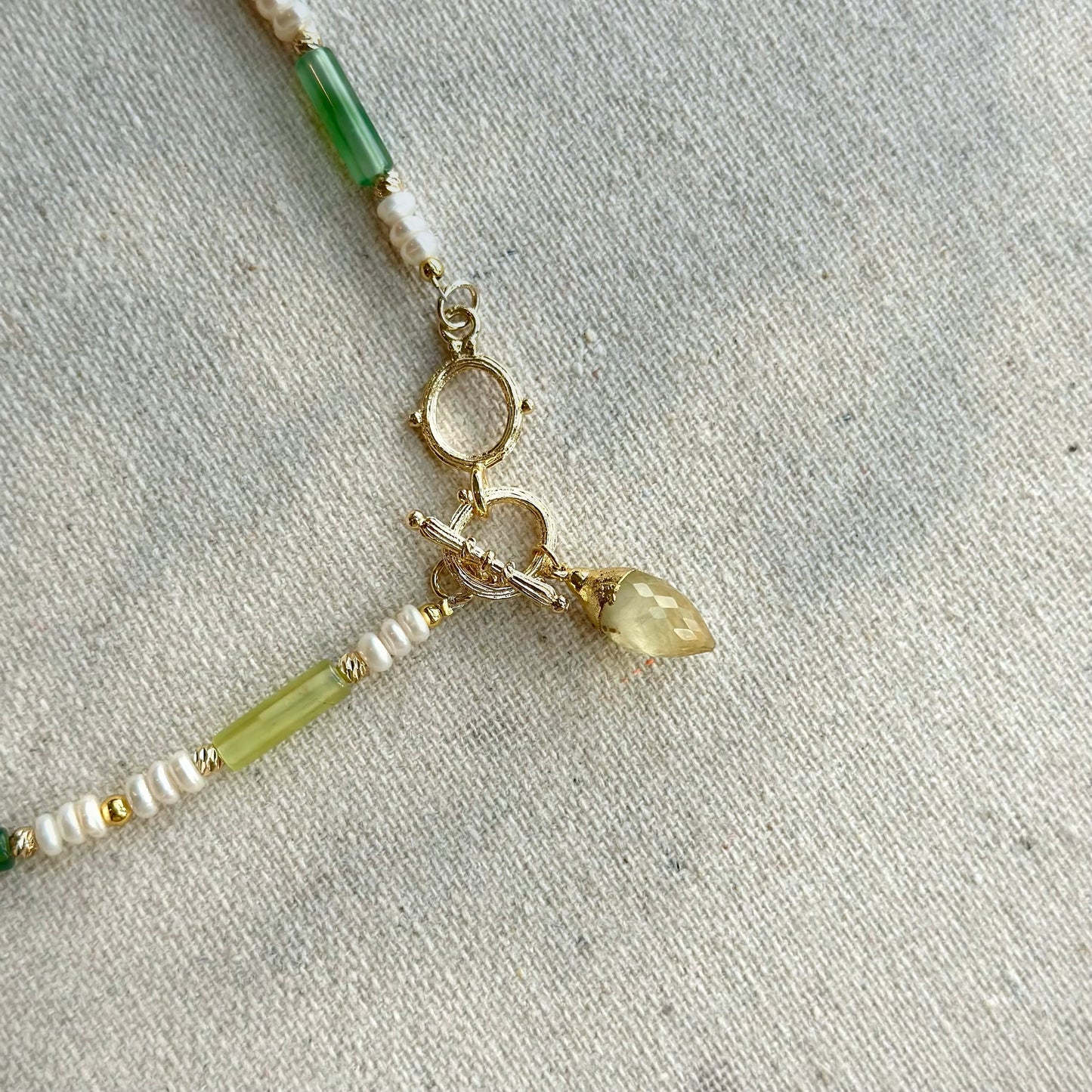 Prehnite And Agate Mixed Freshwater Pearl Beaded Hoop Toggle Necklace