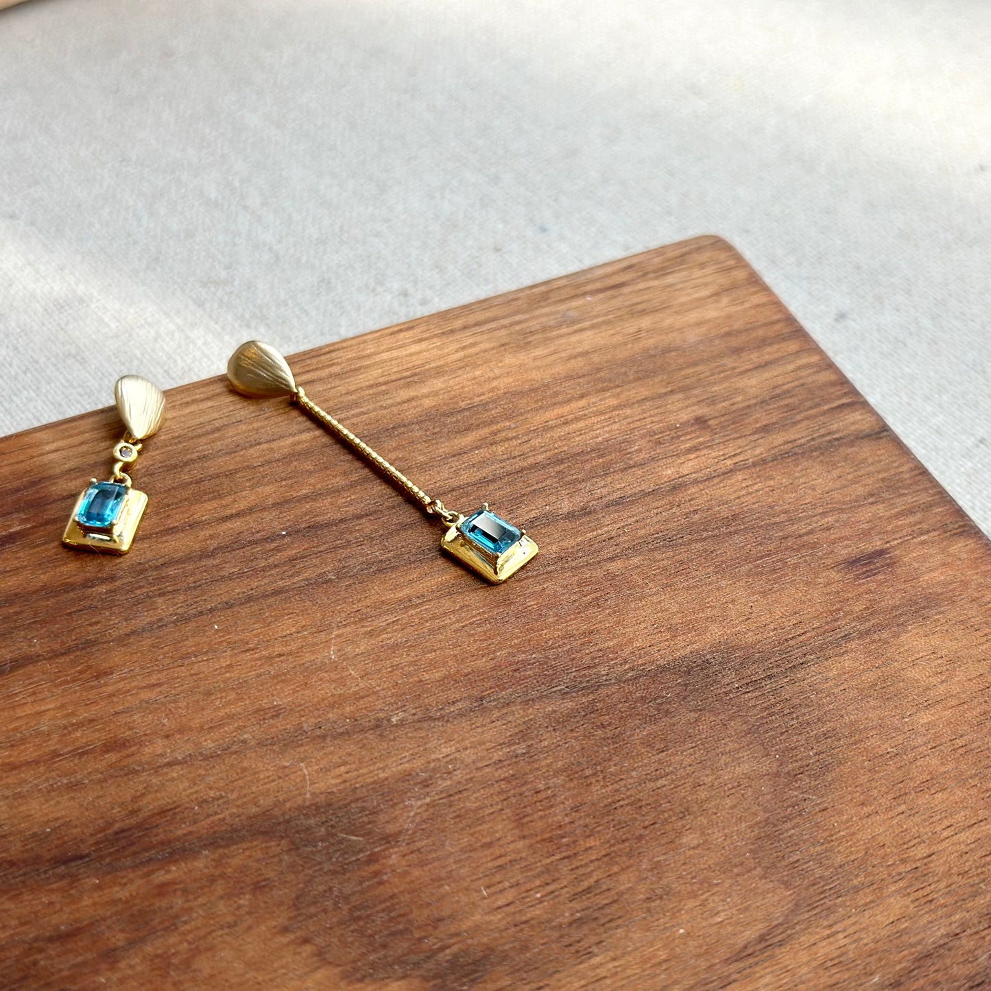 Topaz Asymmetric Textured Stud Gold-plated Sterling Silver Earring