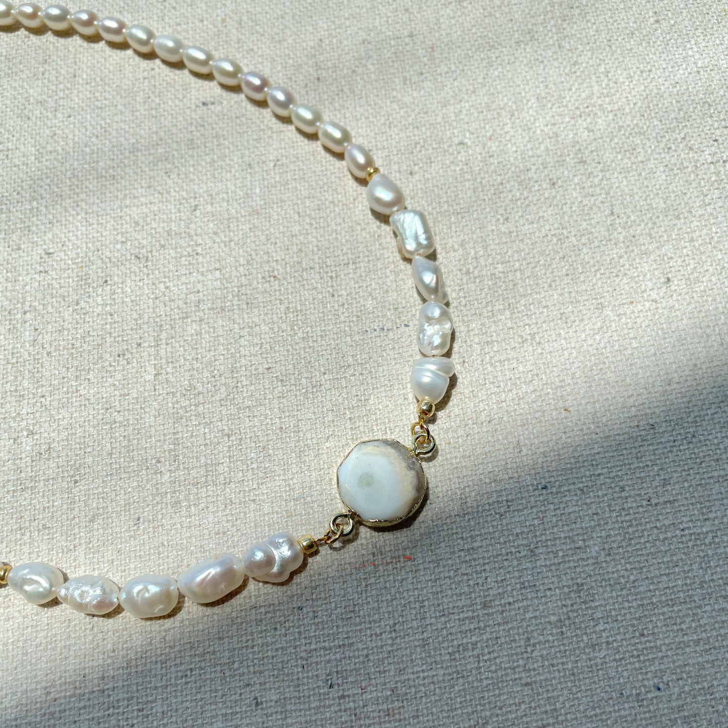 Agate Stone And Freshwater Pearl Beaded Choker Necklace